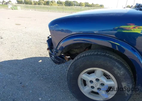 2003 Chevrolet S-10 Ls from USA, damaged, VIN 1GCDT13X53K186327